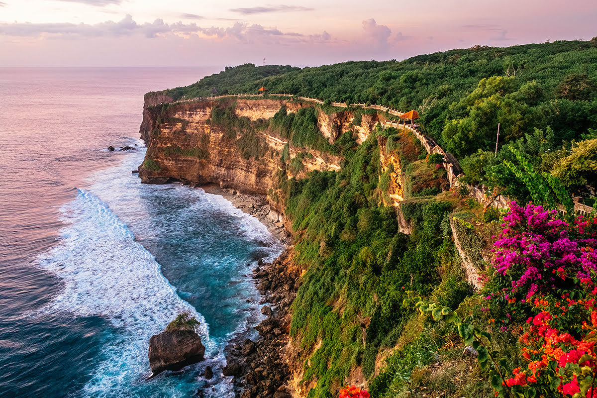 Bali Uluwatu Cliff (vách đá Uluwatu)
