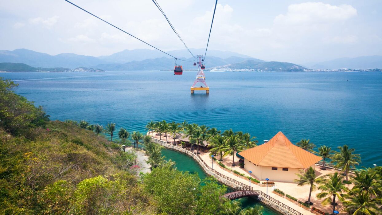 Khung cảnh biển, cáp treo Nha Trang
