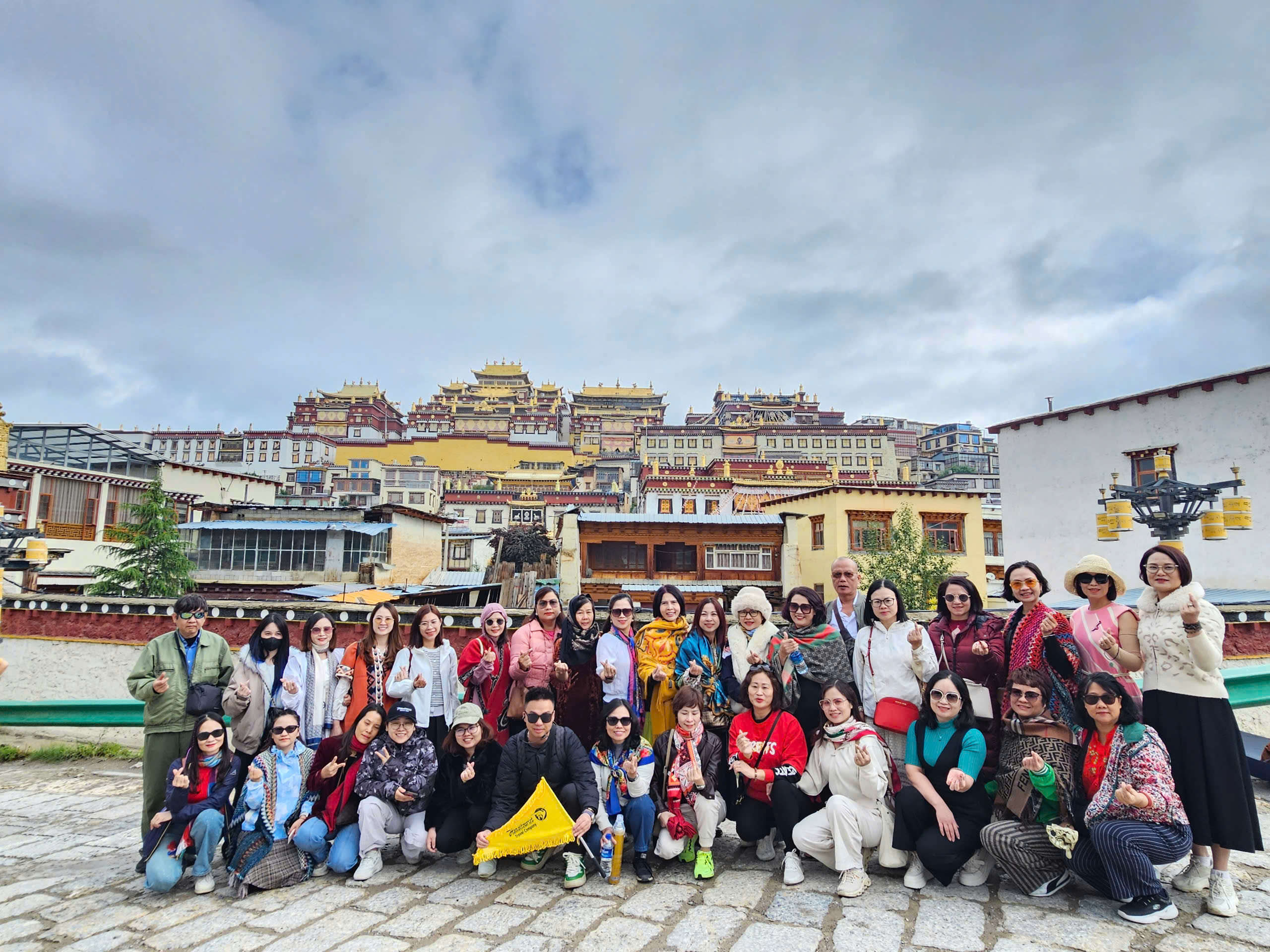 Đoàn khách du lịch Trung Quốc Lệ Giang - Shangrila - Hanoitourist